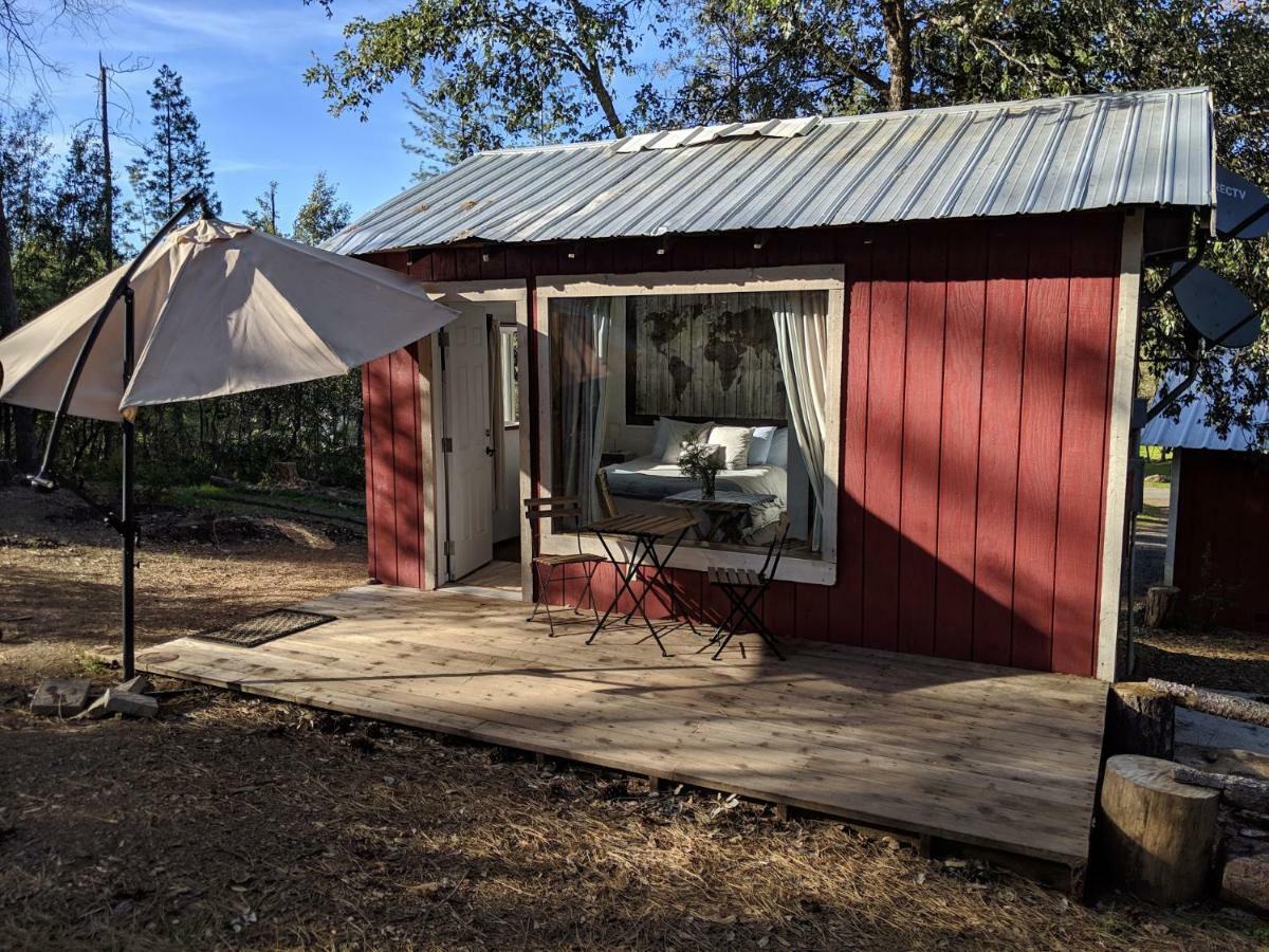 The Red Rooster Lodge Coulterville Exteriör bild
