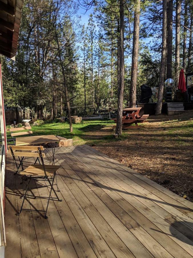 The Red Rooster Lodge Coulterville Exteriör bild