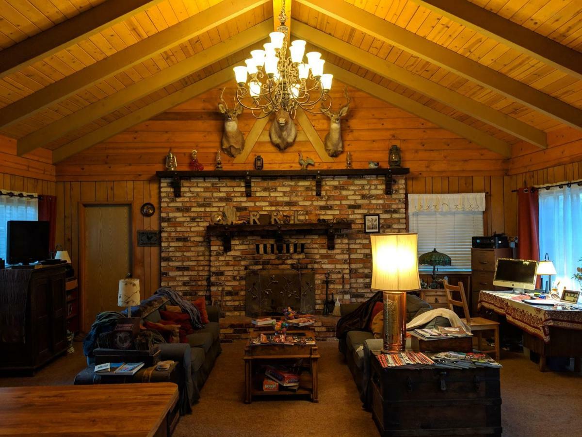 The Red Rooster Lodge Coulterville Exteriör bild