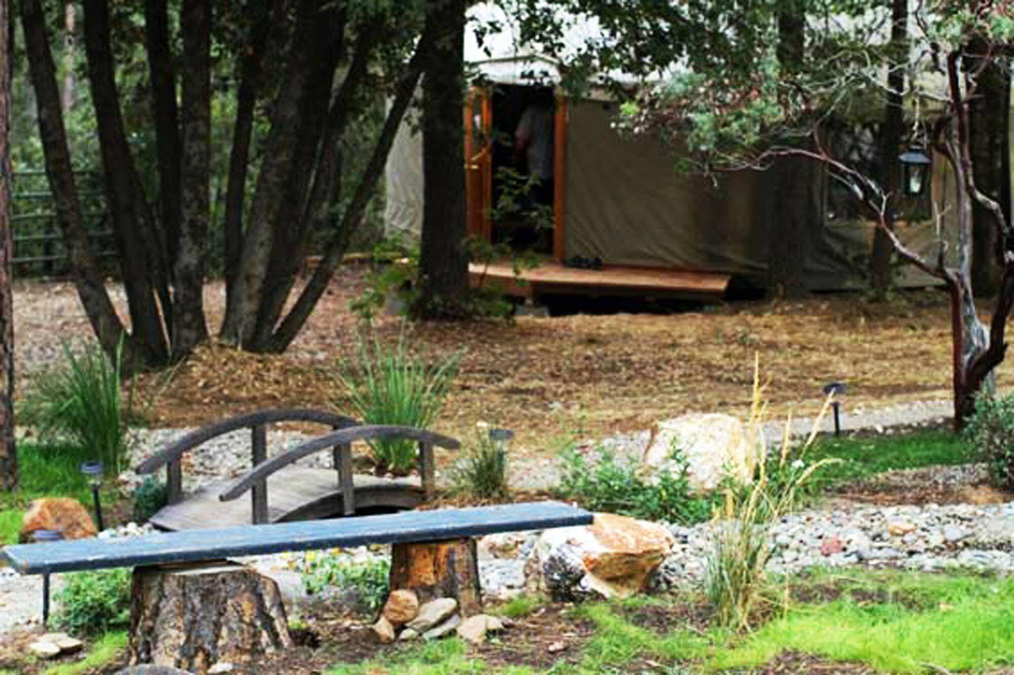 The Red Rooster Lodge Coulterville Exteriör bild